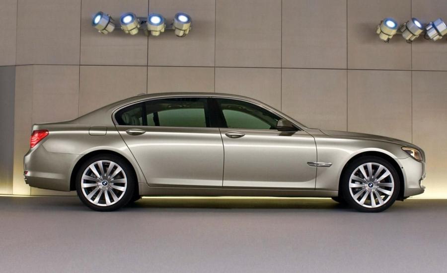  BMW 7-Series 2008 года  (фото 73 из 77)